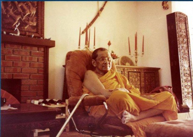 หลวงพ่อฤาษีลิงดำ-13